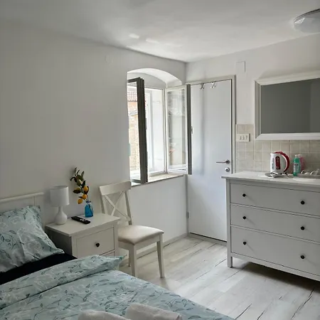 Ela Apartment *