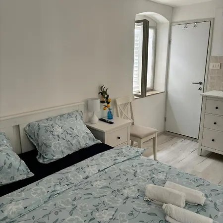Ela Apartment *