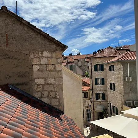 Apartment Ela *