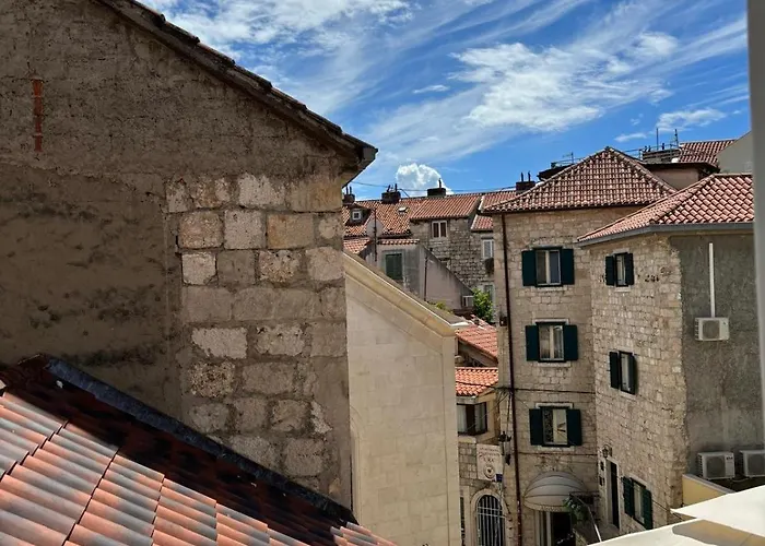 Apartament Ela *